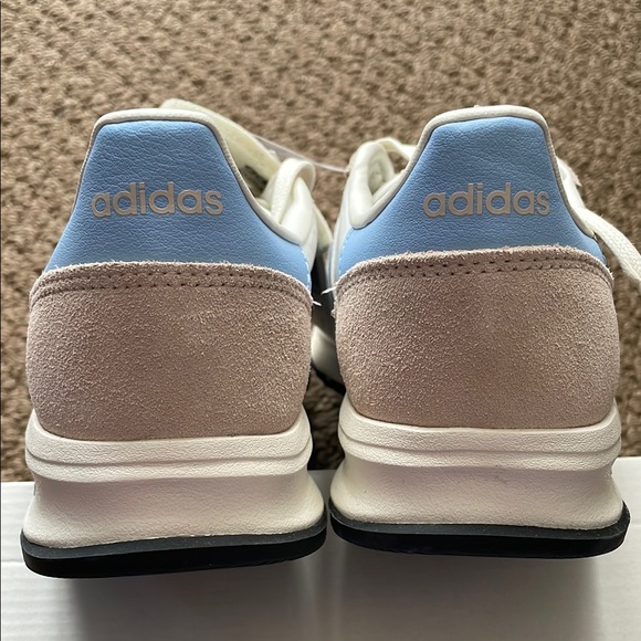 Adidas Women's White and Blue Cloudfoam Sneakers NWT - Picture 5 of 7